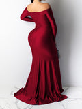 Joliloves Rotes, schulterfreies, figurbetontes Abendkleid mit V-Ausschnitt und Umstandsmode für die Babyparty